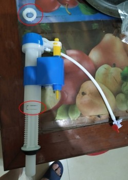 請問這種浮球式的馬桶進水器能換成浮桶式的嗎