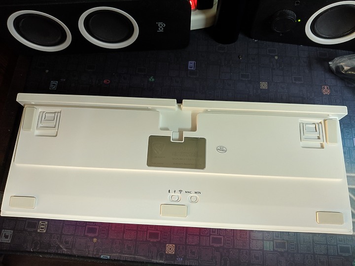 [開箱]腹靈 FL980 RGB三模插拔軸機械式鍵盤-ROSA軸版本開箱 ||包含提出ROSA軸壓力克數疑問