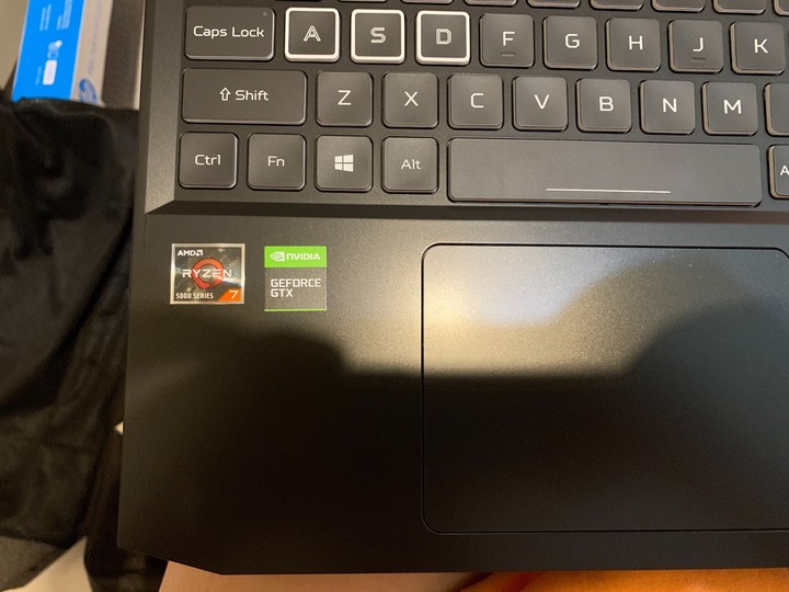 開箱 Nitro 5 AN515-45