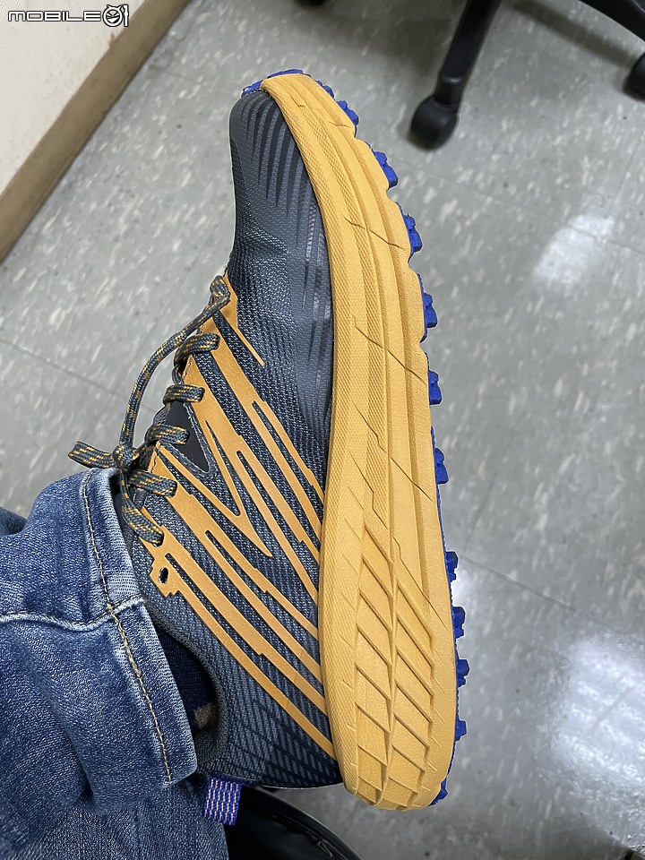 Hoka one one 越野鞋微開箱