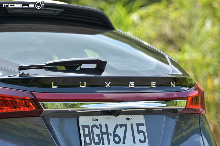Luxgen U6 GT 藍調倍適版試駕 │ 炮火連天中,一曲尚存的藍調