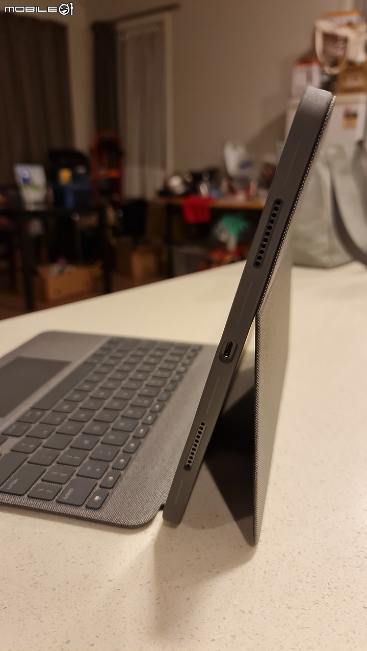 不是筆電又像筆電的微開箱，M1 IPad Pro 12.9 ＋ Logitech Combo Touch (更新：新增心得)