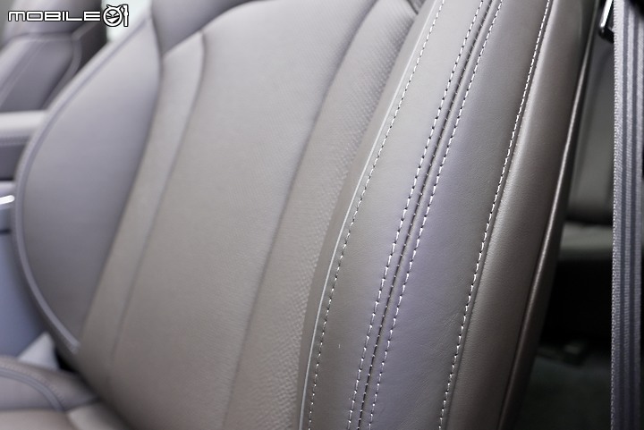 實車照片分享 Audi Q8 55 TFSI quattro S line 金屬龍焰橘 Dragon orange