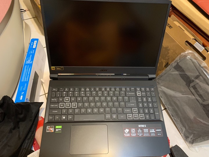 開箱 Nitro 5 AN515-45