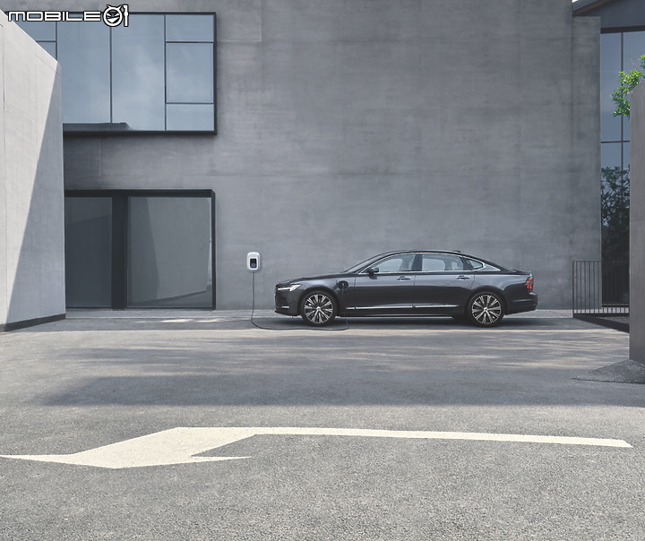 【國內新訊】Volvo 小改款 S90 三車型 239 萬元起正式上市,長軸版本入替營造大器寬敞空間!