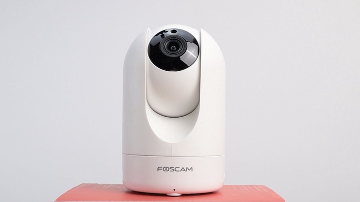 無線遙控擺頭 IPcam，FOSCAM R2M、C2M 外殼質感超乎預期