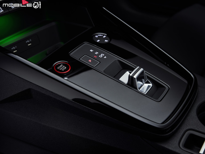 【海外新訊】Audi大改款RS 3正式登場,具備400匹馬力的性能鋼砲!