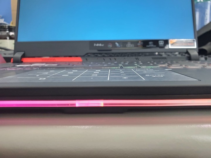 ROG Strix G15 G513QM 開箱 潮流黑 特仕版 使用 分享 輕測試+ 一些心得