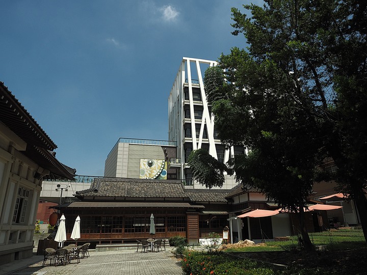 彰化市武德殿 — 日治時期警察官員練武之處,外掛一旁的彰化縣立美術館與節孝祠