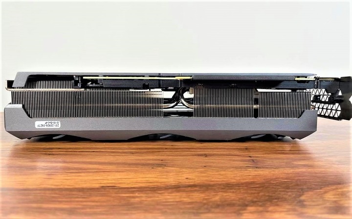 ZOTAC GAMING GeForce RTX 3080 Ti AMP Holo 顯示卡開箱實測 極光外觀設計與效能的完美結合
