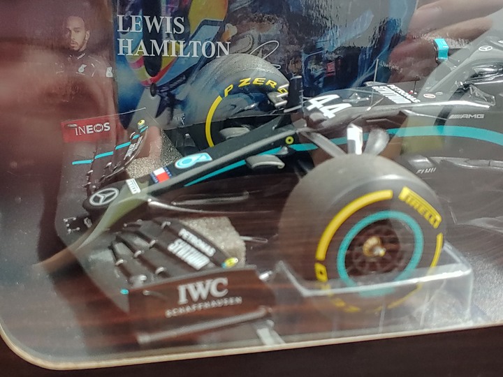 [開箱]1/18 MINICHAMPS MERCEDES W11 L.HAMILTON 2020