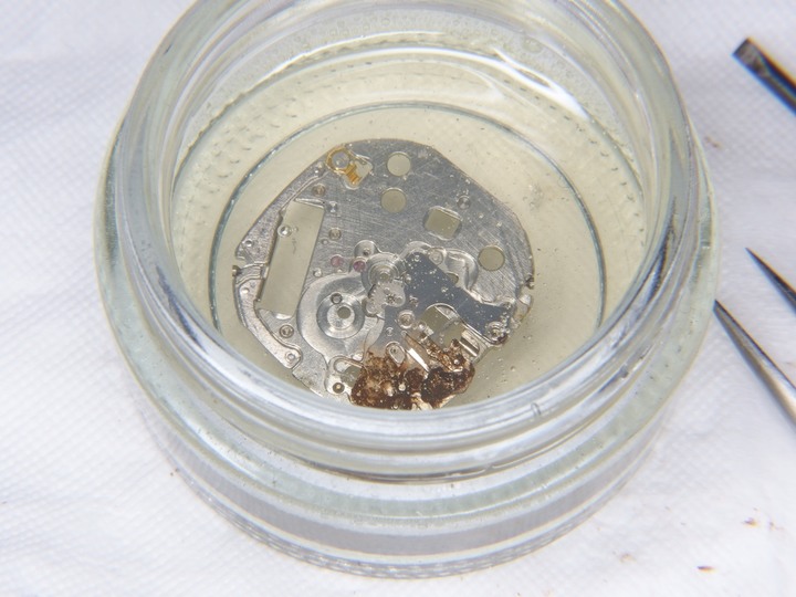自娛玩修錶 - 無聲的呼救: 老精工石英錶SEIKO QUARTZ (Ref. #: 7810-5059 cal. 7810A)