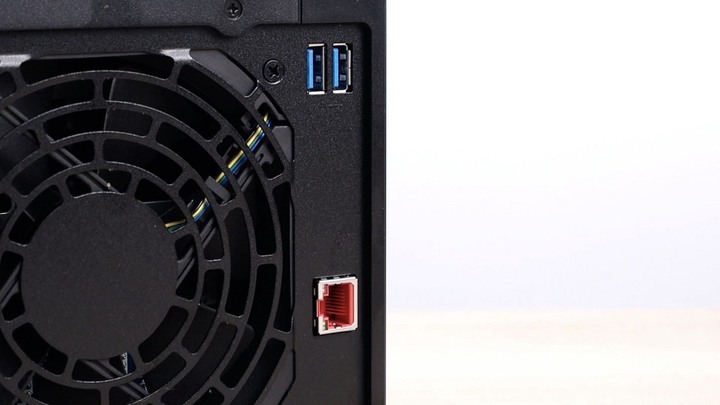 點我看大圖 ASUSTOR 入門 2.5GbE NAS,AS3304T 4bay 居家辦公儲存優選