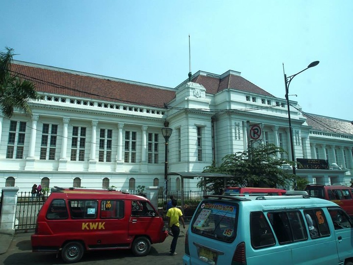 Angklung竹樂團表演、萬隆Outlet大匯集、覆舟火山、縮影公園、獨立廣場與民族英雄紀念碑 — 2014年印尼全覽七日遊 — 第三章 印尼的大都會—萬隆(Bandung)、雅加達(Jakarta)