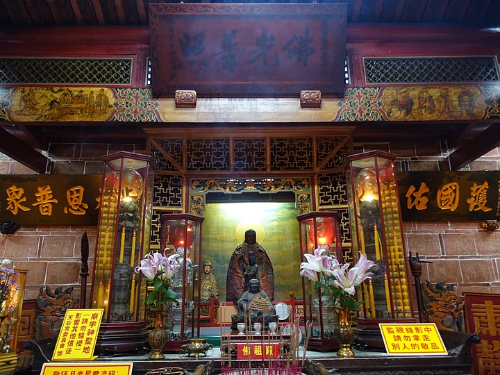 楠梓天后宮 — 擁有「全臺灣最大文字交趾陶」及諸多有故事的交趾陶燒的近300年歷史老廟,外掛楠梓禮拜堂