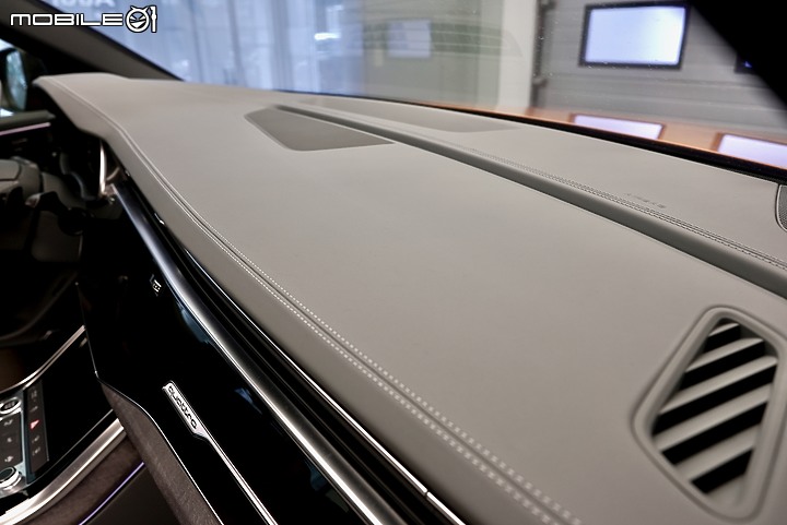 實車照片分享 Audi Q8 55 TFSI quattro S line 金屬龍焰橘 Dragon orange