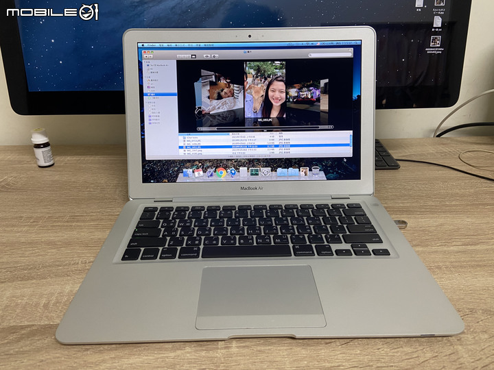 開箱賈伯斯的牛皮紙袋筆電 Macbook Air