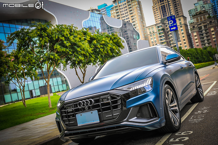 【Audi Q8 55 TFSI 星浩藍】選配/開箱/包膜/消光犀牛皮/外拍 圖多分享 by Vansen