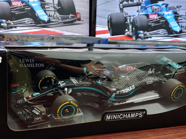 [開箱]1/18 MINICHAMPS MERCEDES W11 L.HAMILTON 2020