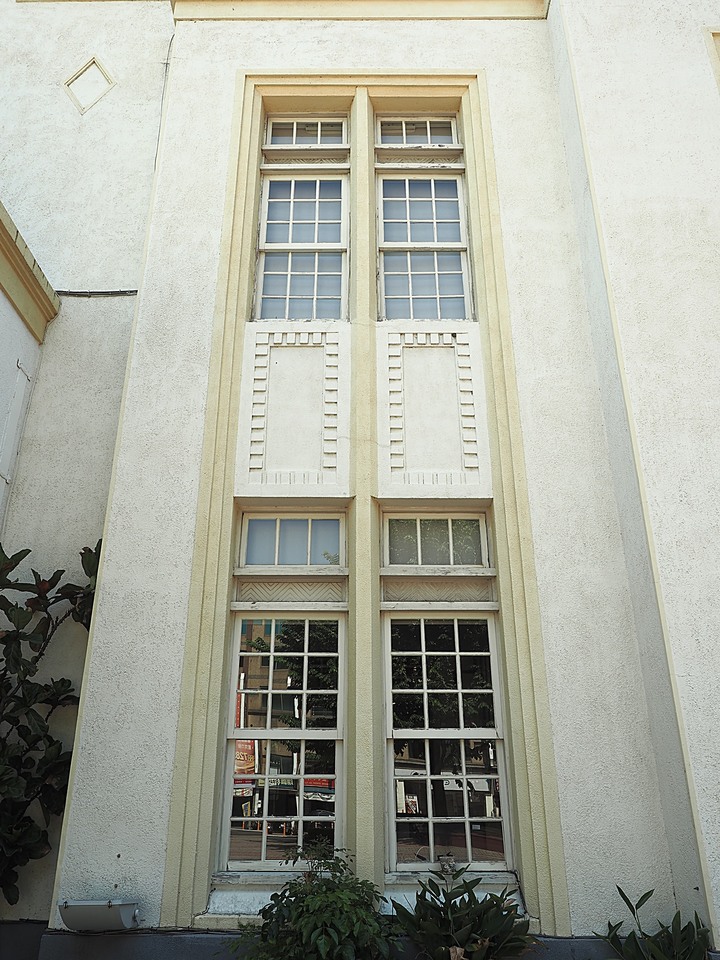 彰化市公會堂|彰化藝術館|八卦山紅毛井 — 日治時期興建之大型民眾聚會場所,與後方的400年古井