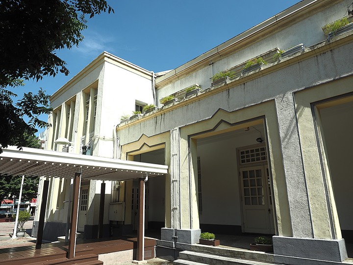 彰化市公會堂|彰化藝術館|八卦山紅毛井 — 日治時期興建之大型民眾聚會場所,與後方的400年古井