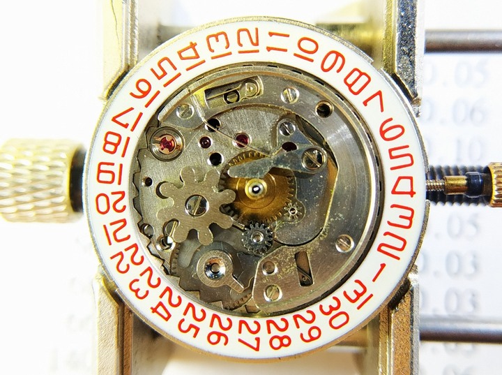 修復德製PUW 1565老機芯