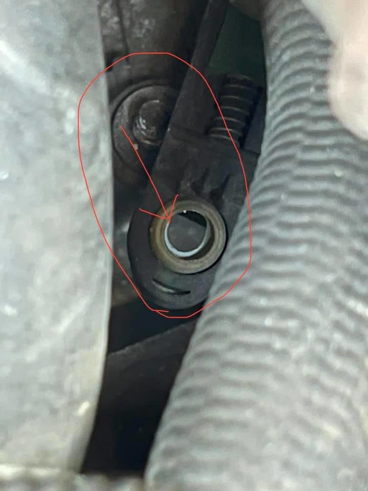 KUGA 6G 自排排檔塑膠套脫落導致無法換檔及車輛發動