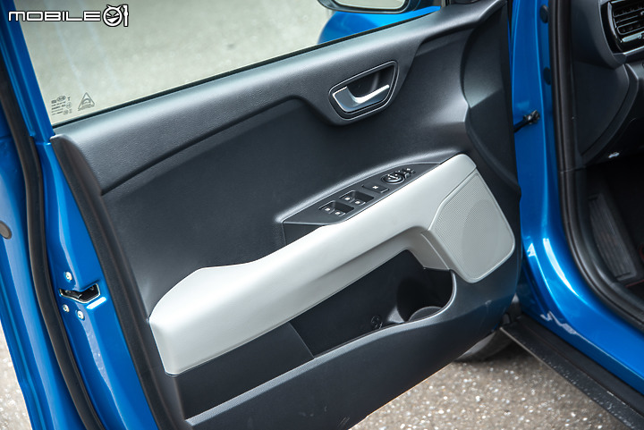 KIA Stonic 1.4驚豔版試駕|實用性出色的入門小休旅!