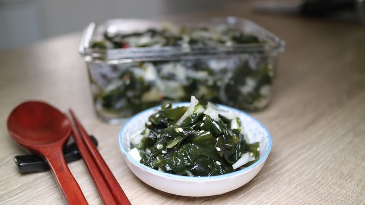 【食譜.涼拌菜】涼拌海帶芽-30分鐘完成,冰箱常備好飯友