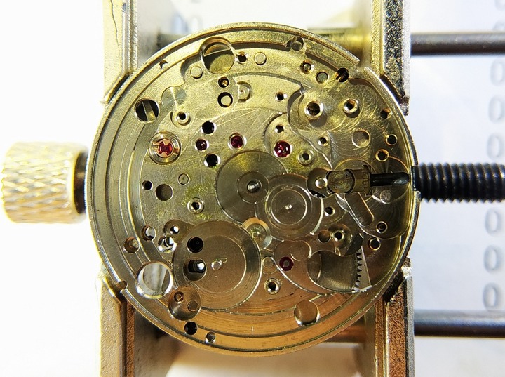 修復德製PUW 1565老機芯