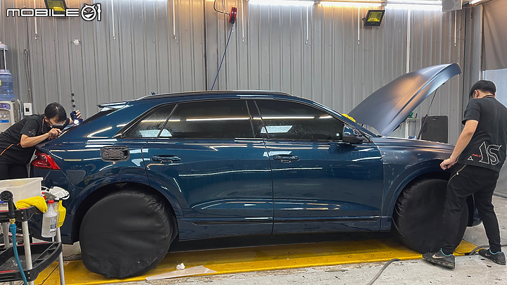 【Audi Q8 55 TFSI 星浩藍】選配/開箱/包膜/消光犀牛皮/外拍 圖多分享 by Vansen
