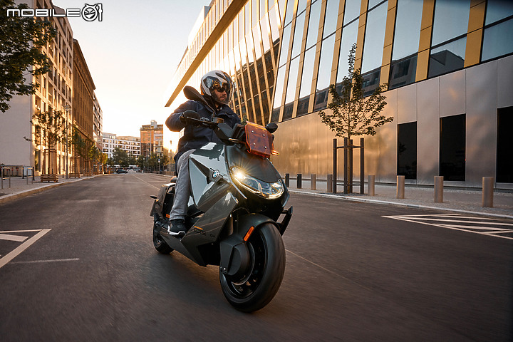 【海外快訊】電能世代再臨 BMW Motorrad CE 04 電動車正式發表！