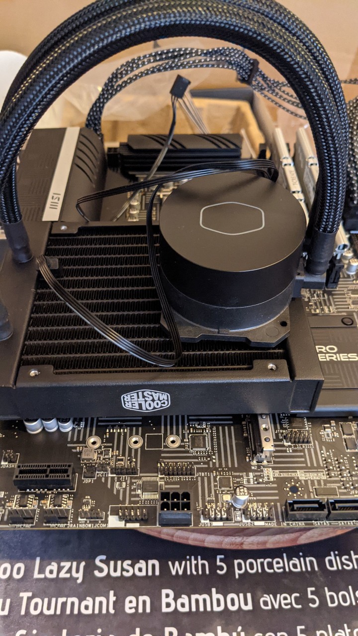 微星MSI MAG CoreLiquio 360R 簡易開箱 (更新 空冷利民TRUE Spirit 140 Power 單風扇水冷 MasterLiquid ML120L V2 RGB 雙風扇水冷 微星MAG CoreLiquio 240R 溫度測試對比) )