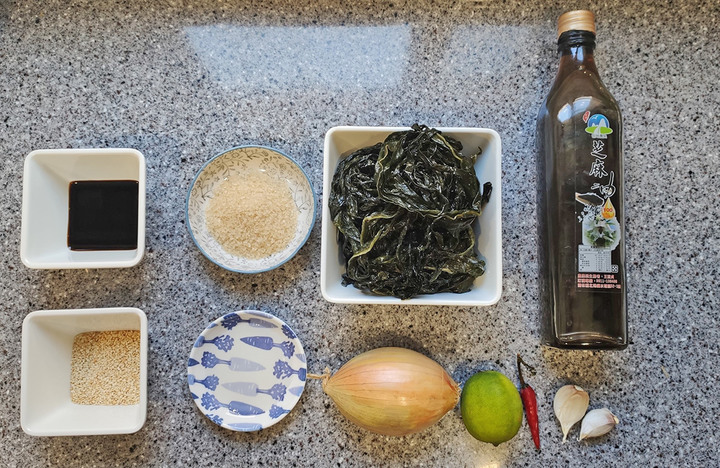 【食譜.涼拌菜】涼拌海帶芽-30分鐘完成,冰箱常備好飯友