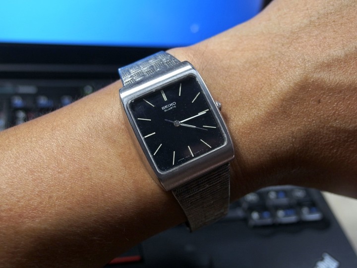 自娛玩修錶 - 無聲的呼救: 老精工石英錶SEIKO QUARTZ (Ref. #: 7810-5059 cal. 7810A)