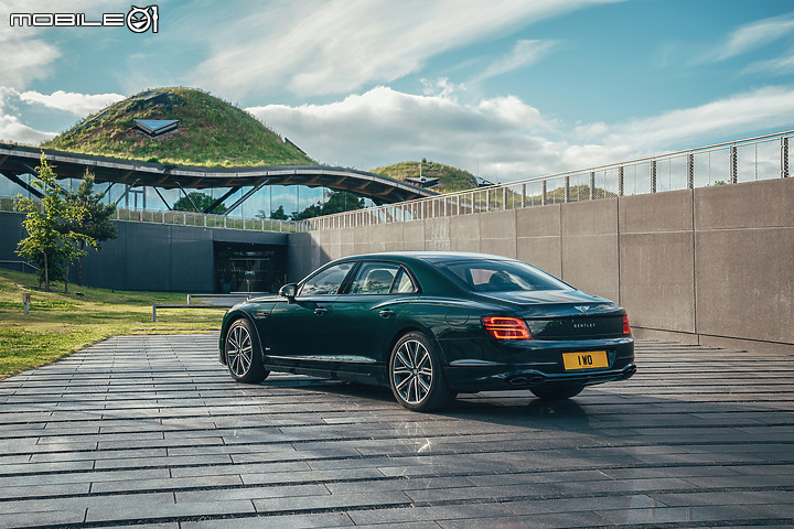 【海外新訊】最尊貴奢華的Hybrid車款誕生,Bentley推出Flying Spur Hybrid動力車型!