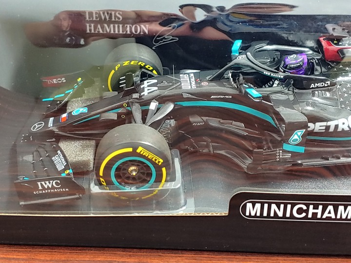 [開箱]1/18 MINICHAMPS MERCEDES W11 L.HAMILTON 2020