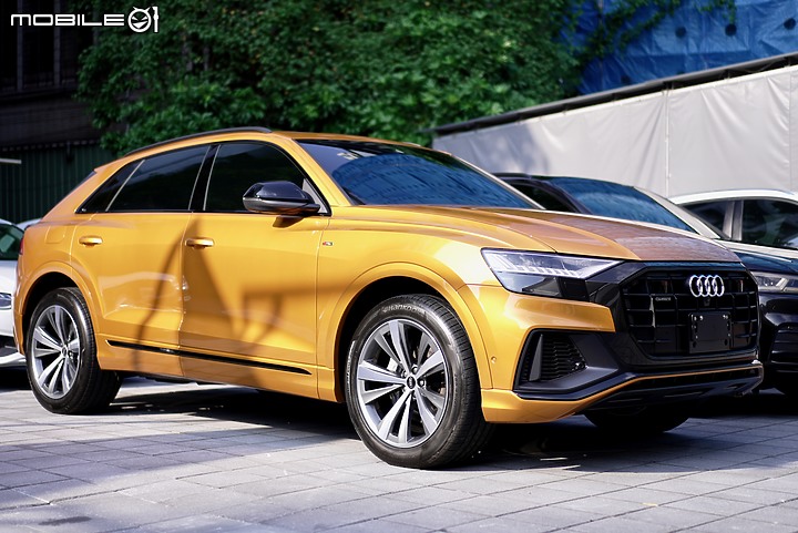 實車照片分享 Audi Q8 55 TFSI quattro S line 金屬龍焰橘 Dragon orange