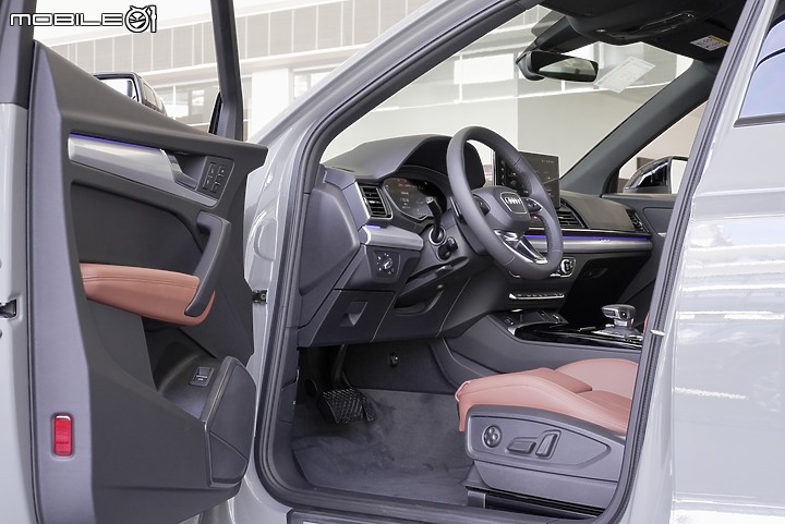 Q5 Sportback Edition One 展間照片分享