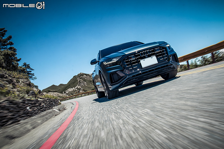 【Audi Q8 55 TFSI 星浩藍】選配/開箱/包膜/消光犀牛皮/外拍 圖多分享 by Vansen