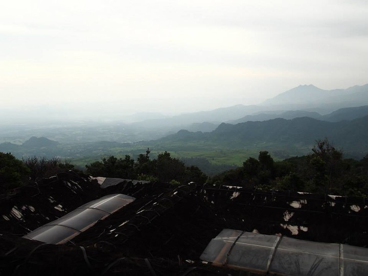 Angklung竹樂團表演、萬隆Outlet大匯集、覆舟火山、縮影公園、獨立廣場與民族英雄紀念碑 — 2014年印尼全覽七日遊 — 第三章 印尼的大都會—萬隆(Bandung)、雅加達(Jakarta)