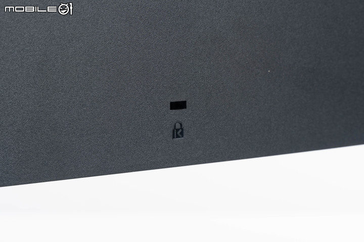 LG UltraFine Display Ergo 32UN880 人體工學螢幕開箱 顯示視野隨你調整