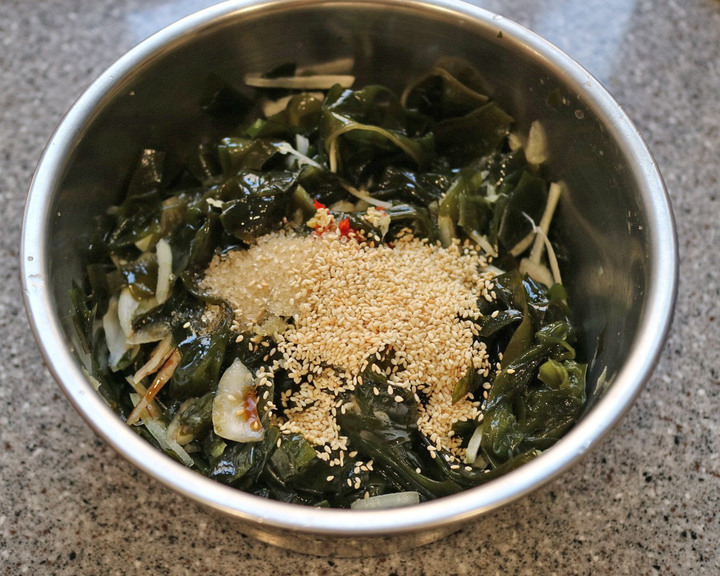 【食譜.涼拌菜】涼拌海帶芽-30分鐘完成,冰箱常備好飯友