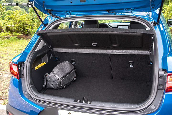 KIA Stonic 1.4驚豔版試駕|實用性出色的入門小休旅!