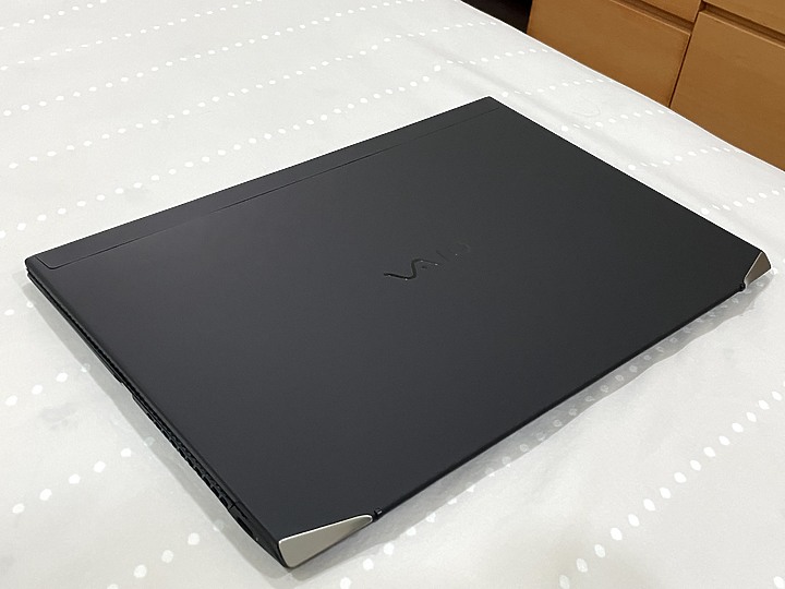 點我看大圖 VAIO Z 2021 悲情的關箱