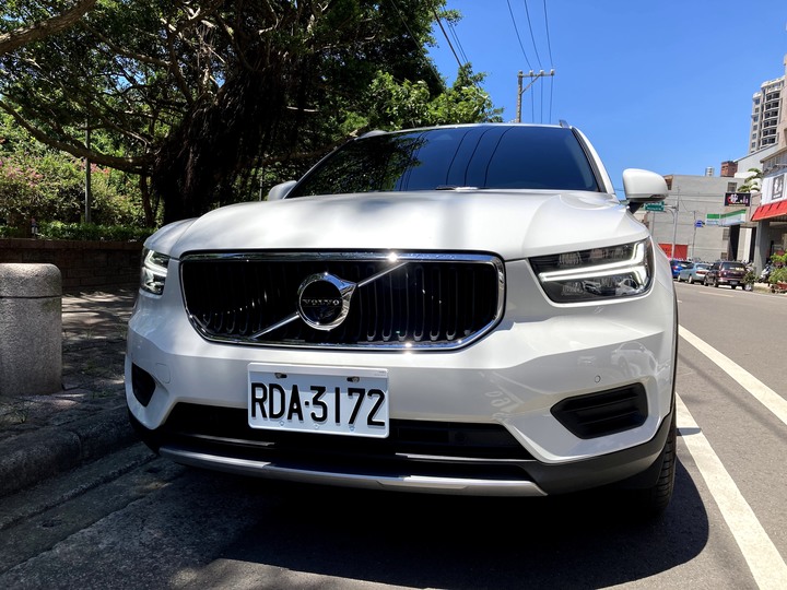 分享疫情期間到府賞車的經驗,Q3 vs XC40