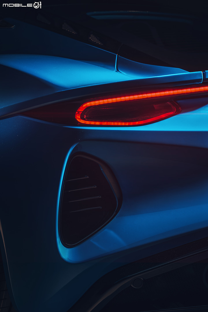【海外新訊】Lotus Emira正式發表!中置跑車中的頂級超跑!