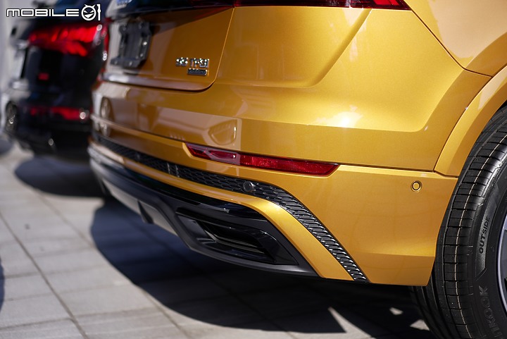 實車照片分享 Audi Q8 55 TFSI quattro S line 金屬龍焰橘 Dragon orange