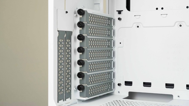 點我看大圖 開學組新機,首選 5000D?CORSAIR 5000D ATX 機殼