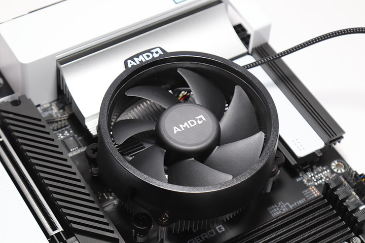 AMD Ryzen 5 5600X 開箱+X570S主機板效能表現分享